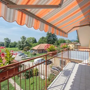 https://silver-lake-apartment.it-lombardy.com